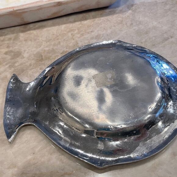 Holland Boone Fish aluminum serving Tray 10” EUC - Picture 8 of 10